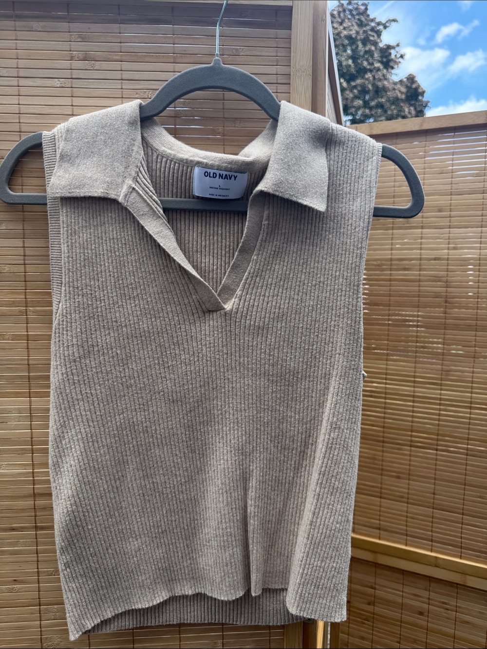 Old Navy Taupe Ribbed V-Neck Sleeveless Polo Sweater Vest